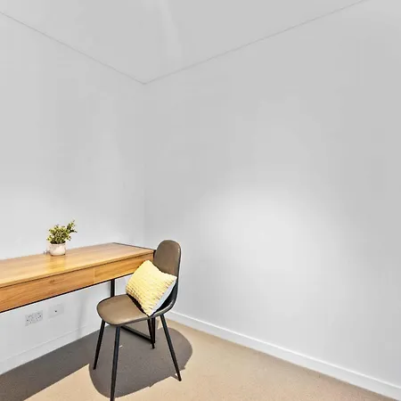 Cbd 2br Skyhigh W Panoramic Views Pool Gym Wifi Brisbane