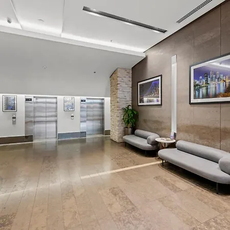 On Felix Luxury Apartment *