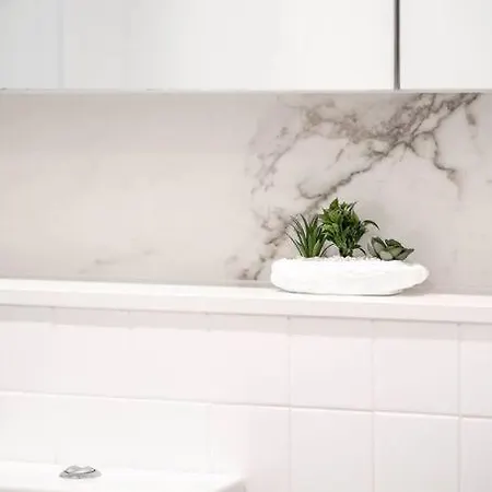 Urban Elegance 2b2b W Parking, Pool South Apartment