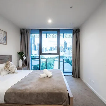 Urban Elegance 2b2b W Parking, Pool South Brisbane
