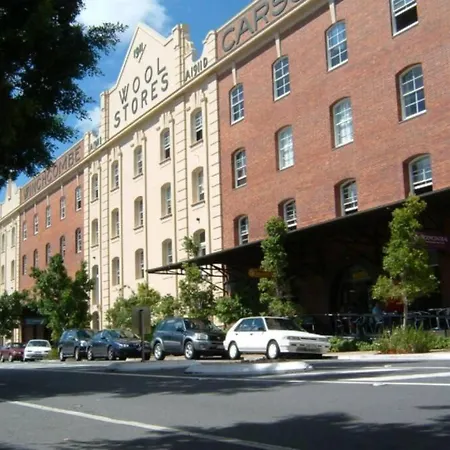 Apartment Boho Beauty ~ 2 Bed/2 Bath/1 Car ~ New Farm