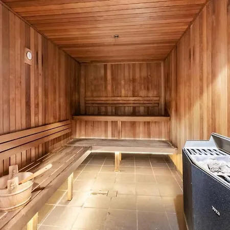 Cozy 2 Bed Retreat Milton - Pool, Walk To Sstadium Apartment *
