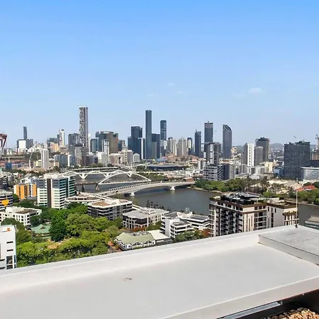Cozy 2 Bed Retreat Milton - Pool, Walk To Sstadium Apartment Brisbane
