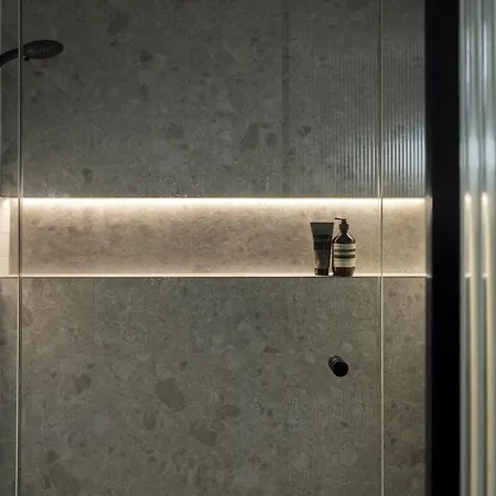Woolstore Luxury Teneriffe Apartment