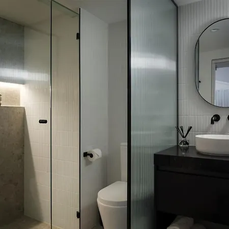 Woolstore Luxury Teneriffe Apartment *