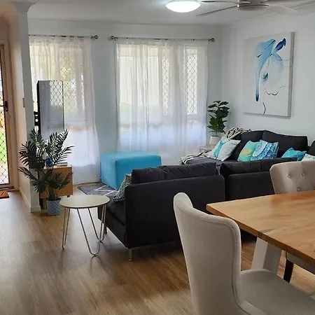 Peaceful Getaway - Stylish, Newly Updated House *