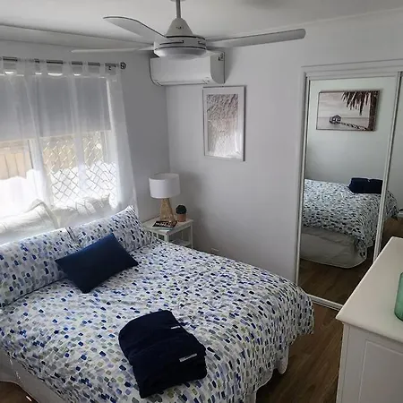 Peaceful Getaway - Stylish, Newly Updated House Holiday home