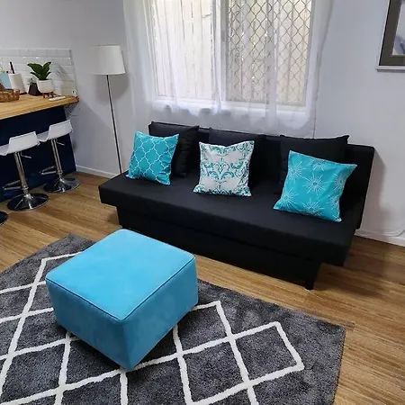 Peaceful Getaway - Stylish, Newly Updated House Brisbane