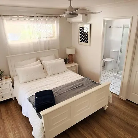 Holiday home Peaceful Getaway - Stylish, Newly Updated House Brisbane