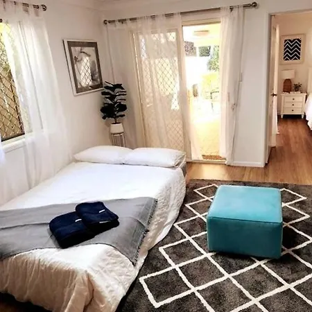 Peaceful Getaway - Stylish, Newly Updated House *