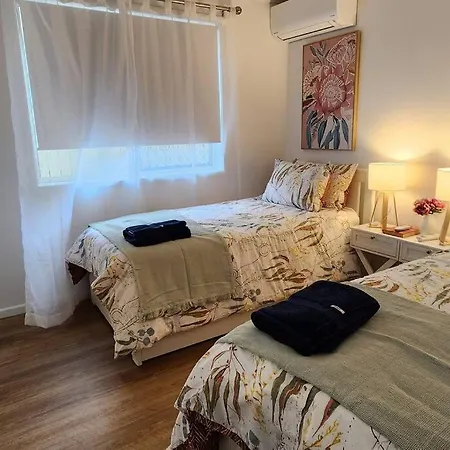 Peaceful Getaway - Stylish, Newly Updated House Brisbane