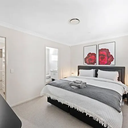 Holiday home Blissful Bulimba ~ 3bed/2.5bath/1car ~ Townhouse *