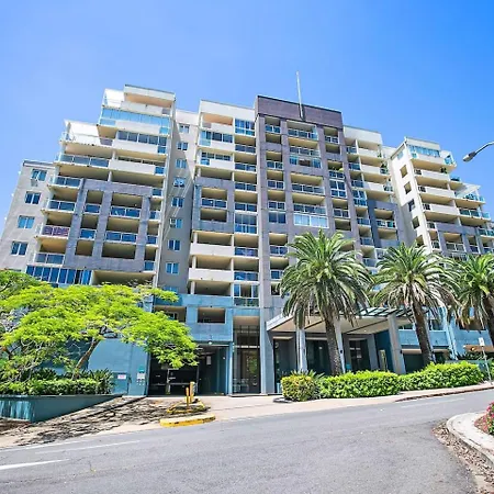 Apartment 'canopy Cove' A Resort-style Tropical Paradise Brisbane