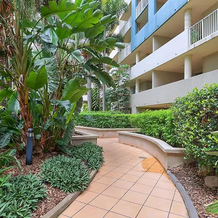 Apartment 'canopy Cove' A Resort-style Tropical Paradise Brisbane