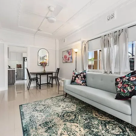 Art Deco 1 Bedroom In New Farm Apartment