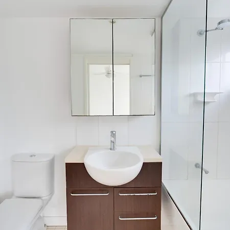 Urban 2br Gem: Chic Retreat Apartment