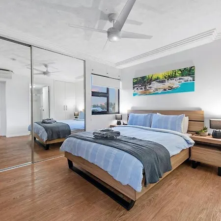 Apartment Central & Spacious! 2bed/2bath/1car ~ Gabba *