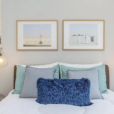 A Rewarding Escape! ~ 2bed/2bath/1car/balcony/view Apartment *
