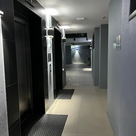 Furnished 2 Beds 1 Bath In Fortitude Valley Brisbane