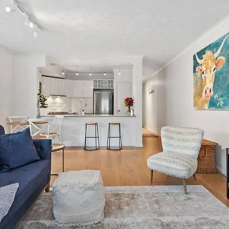 Apartment Sweet ~ 2 Bed/1 Bath/1 Car ~ Teneriffe *