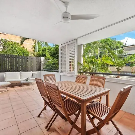 Sweet ~ 2 Bed/1 Bath/1 Car ~ Teneriffe Apartment Brisbane