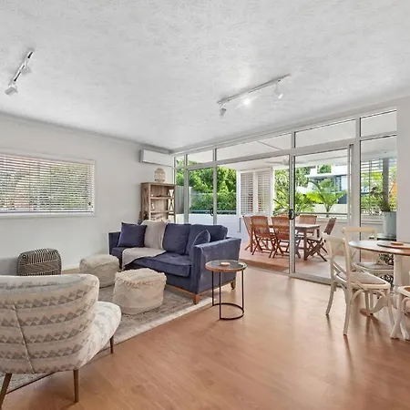 Sweet ~ 2 Bed/1 Bath/1 Car ~ Teneriffe Apartment Brisbane
