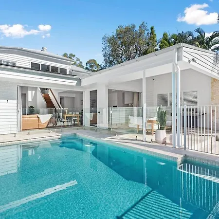 A Luxury Escape! ~ 4 Bed House ~ Camp Hill Hotel