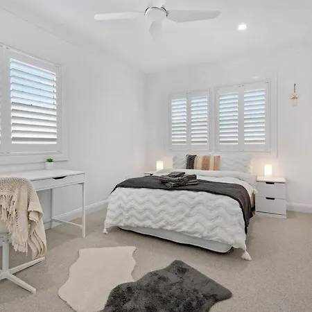 Hotel A Luxury Escape! ~ 4 Bed House ~ Camp Hill 4*