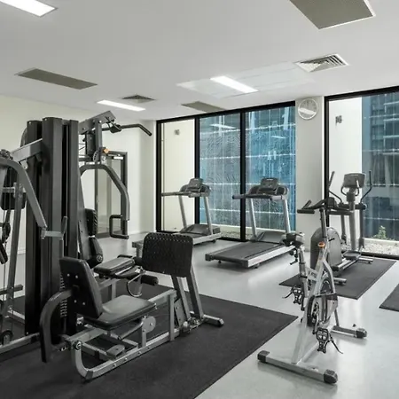 Level 17 Luxury Cbd 2 Bed With Pool And Parking Apartment *
