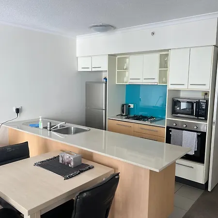 Apartment Level 17 Luxury Cbd 2 Bed With Pool And Parking Brisbane