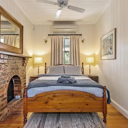 Holiday home The Family Getaway ~ 3 Bed/2 Bath/1car ~ Wooloowin
