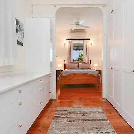 The Family Getaway ~ 3 Bed/2 Bath/1car ~ Wooloowin *