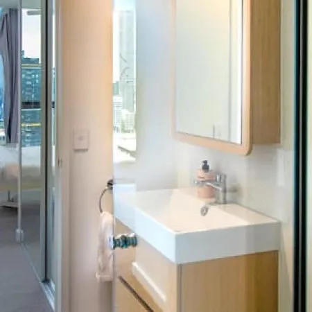 Riverview High Level 2bd1 * Brisbane
