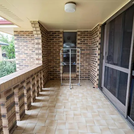 13km From Cbd & Airport Comfortable House