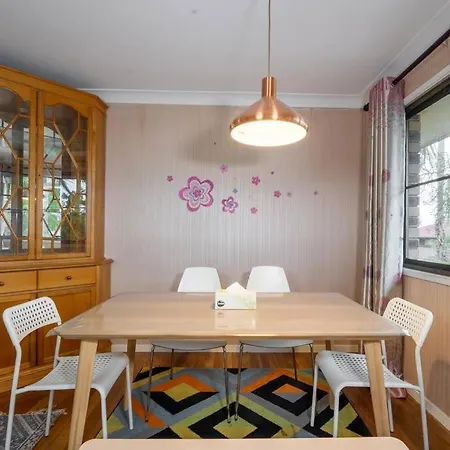 13km From Cbd & Airport Comfortable House *