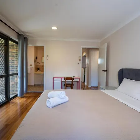 Holiday home 13km From Cbd & Airport Comfortable House Brisbane
