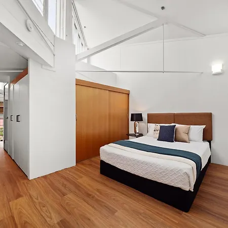 Tranquil Vista With Pool And Park Brisbane