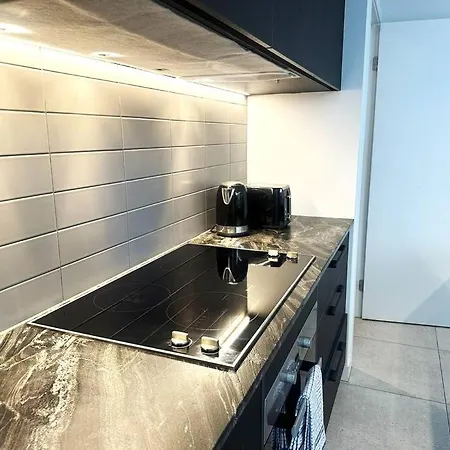 Holiday home Luxurious New With Pool & Bathtub *