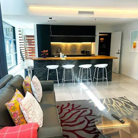 Holiday home Luxurious New With Pool & Bathtub *