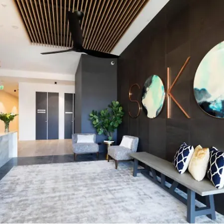 West End Executive Suite, On The River. Apartment