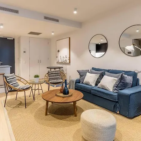 Apartment West End Executive Suite, On The River. *
