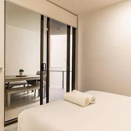 West End Executive Suite, On The River. Apartment *