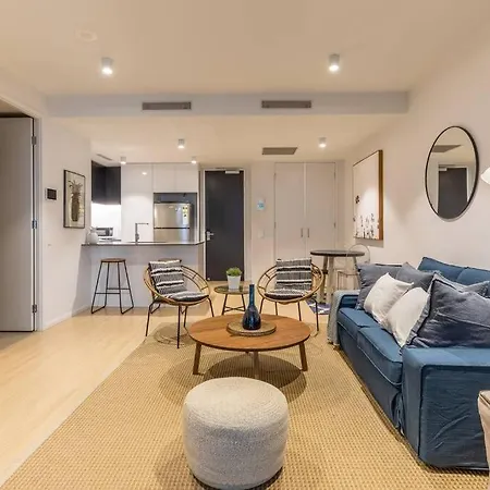 Apartment West End Executive Suite, On The River.