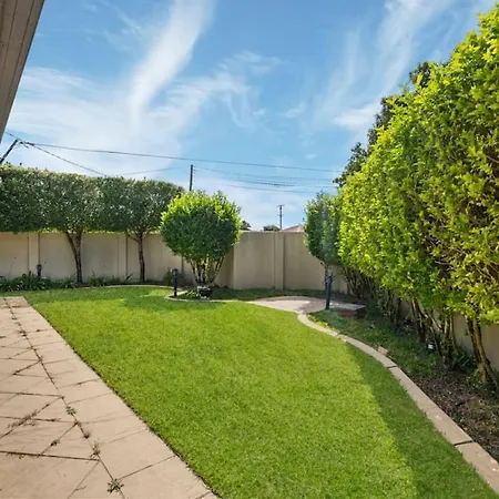 Steps To Mall 3br Family At Sunnybank Holiday home