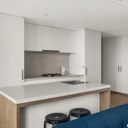 71q Central City View 2br Nr Chinatown Free Parking