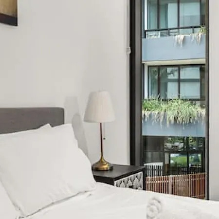 71q Central City View 2br Nr Chinatown Free Parking *