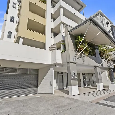 Modern 2br Next To Southbank Free Wifi & Pool Apartment Brisbane