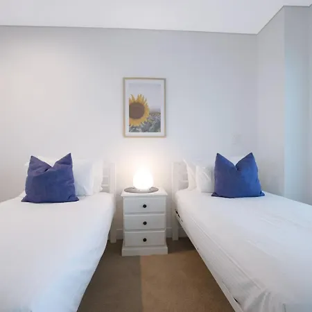 Treetop Horizons - Experience Red Hills Local Vibe Apartment