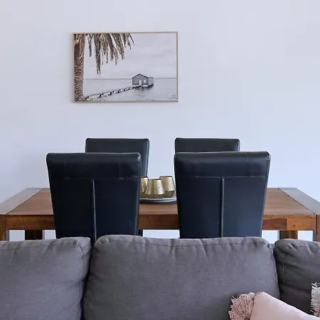 Apartment Treetop Horizons - Experience Red Hills Local Vibe Brisbane