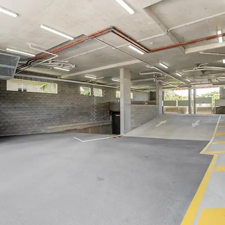 Cityscape Comfort 2br Abode W/ Balcony & Parking Apartment Brisbane